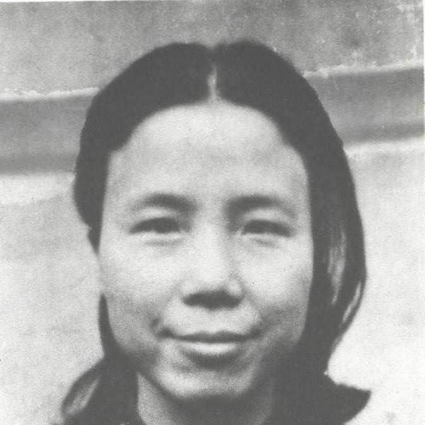 她28歲丈夫被殺,一生未嫁,養育800多名孤兒,兒子是國務院總理 她28歲丈夫被殺,一生未嫁,養育800多名孤兒,兒子是國務院總理