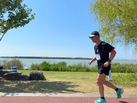 厲害了，大爺們！82歲半馬238，70歲7天7場全馬，61歲全馬255