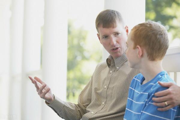 孩子偷拿家裡的錢，怎麼管教？聰明的家長不會忽視這兩項措施