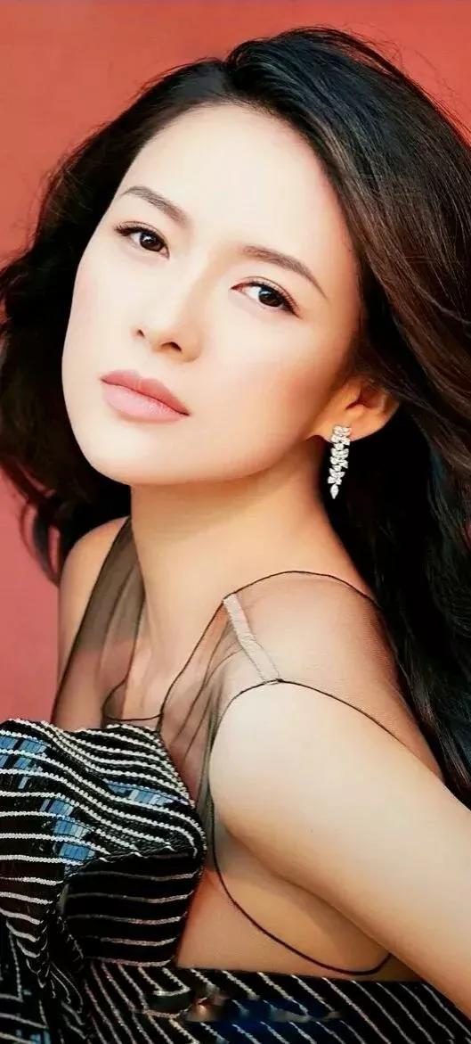 章子怡優雅迷人的美照