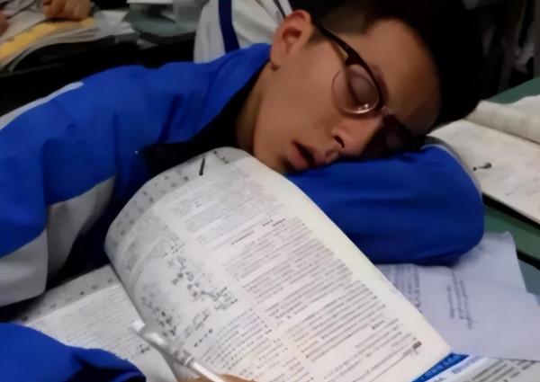 中小學生上課時間將延遲?預計9月全面落實,老師將改變教學計劃 中小學生上課時間將延遲?預計9月全面落實,老師將改變教學計劃