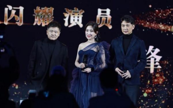 馬蘇和保劍鋒同框真讓人意外,一襲深藍長裙太優雅,讓人好心動 馬蘇和保劍鋒同框真讓人意外,一襲深藍長裙太優雅,讓人好心動