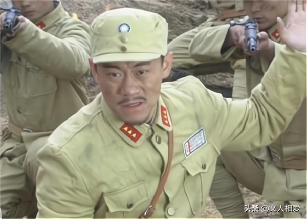 國軍中將訓下屬引發滅門慘案，嚴厲處理後辭官，後來起義成副省級