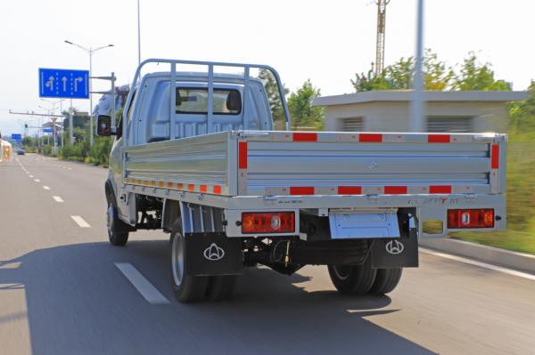 智慧的“打工人”試駕長安神騏T30