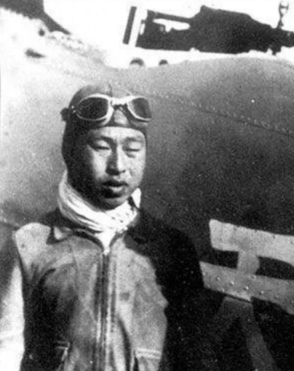 參加空軍因身高被拒,後成為第一個擊落侵華日軍戰機的中國飛行員 參加空軍因身高被拒,後成為第一個擊落侵華日軍戰機的中國飛行員