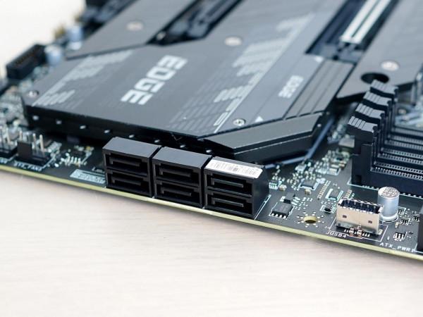 1.2m小桌子能放點啥?分享桌上好物,和一臺輕度RGB主機 1.2m小桌子能放點啥?分享桌上好物,和一臺輕度RGB主機