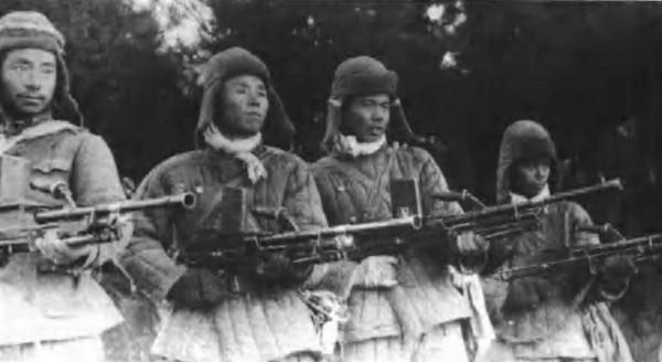 王牌軍裝備1200多挺機槍，圍殲美軍精銳時，發揮了多大作用？