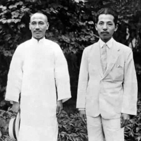 36歲張學良被軟禁雪竇山：30特務日夜監控，趙四和于鳳至輪流陪護