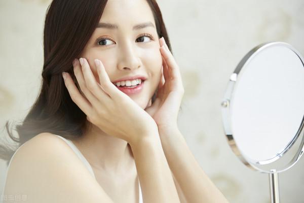 小區保安追求業主小姐姐，遭準岳父百般阻撓。五年後逆襲全還了