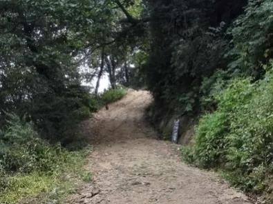 民間故事：男子去提親，察覺屋內有泥腥味，他掏出糯米逃過一劫