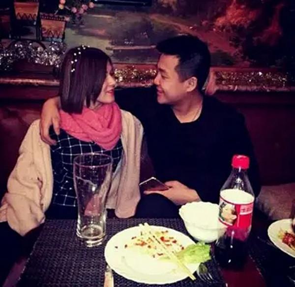 俄羅斯美女倒追中國窮小夥，不要彩禮也要嫁，沒車沒房仍幸福至今
