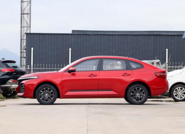 5座掀背設計，配1.5T與8速CVT，賣良心價，帶你看大眾寶來的競品