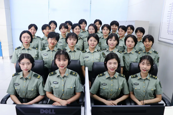 模範話務連繫列報道③：模範連，話務兵，女兒情