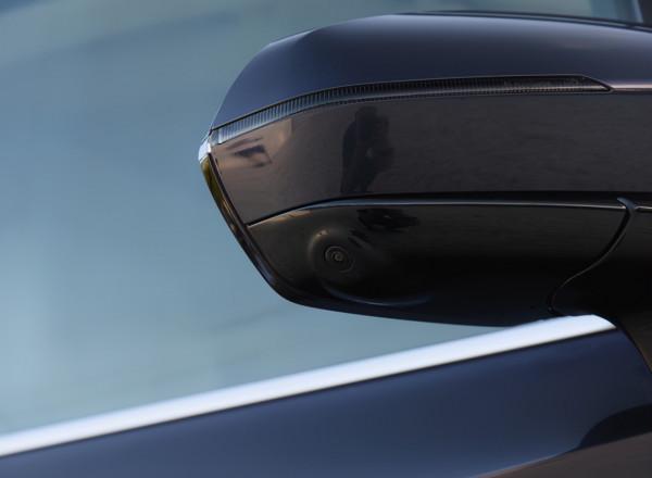 車內自帶冰箱+茶具，20萬出頭，比GL8還智慧，帶你看榮威IMAX8