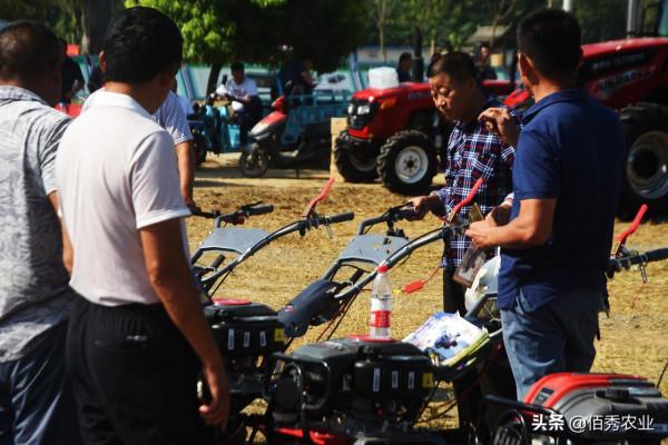 農民購買微耕機送給父母,不一樣的孝敬方式,創造出新商機 農民購買微耕機送給父母,不一樣的孝敬方式,創造出新商機