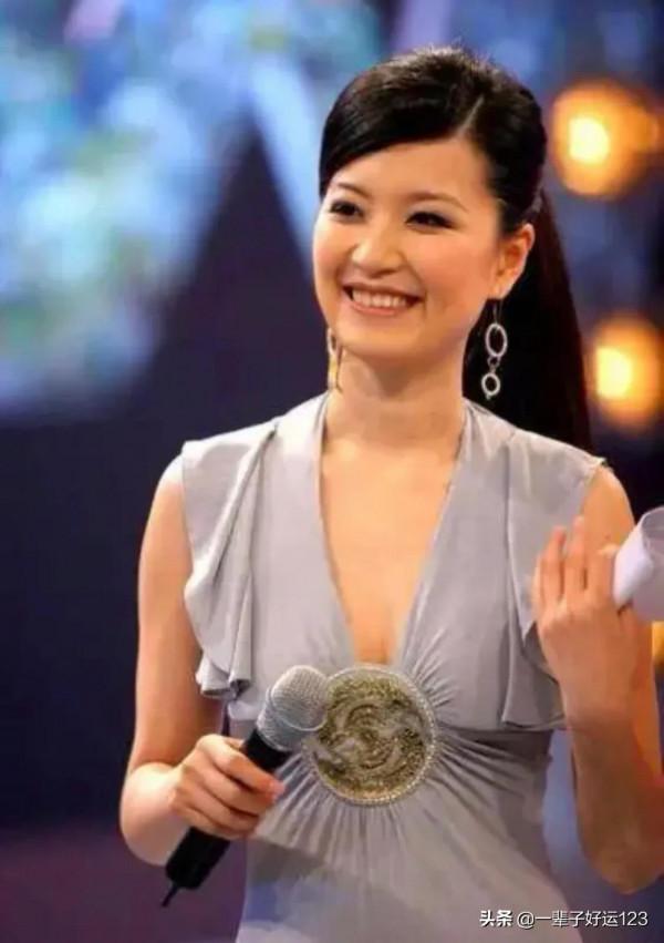 陳蓉不為人知一面,四歲才說話,初戀七年,做節目被人叫紡織女工 陳蓉不為人知一面,四歲才說話,初戀七年,做節目被人叫紡織女工