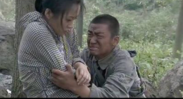 郝蕾：愛情婚姻都有淚，帶雙胞胎兒子艱難生活，離婚後和父親和解