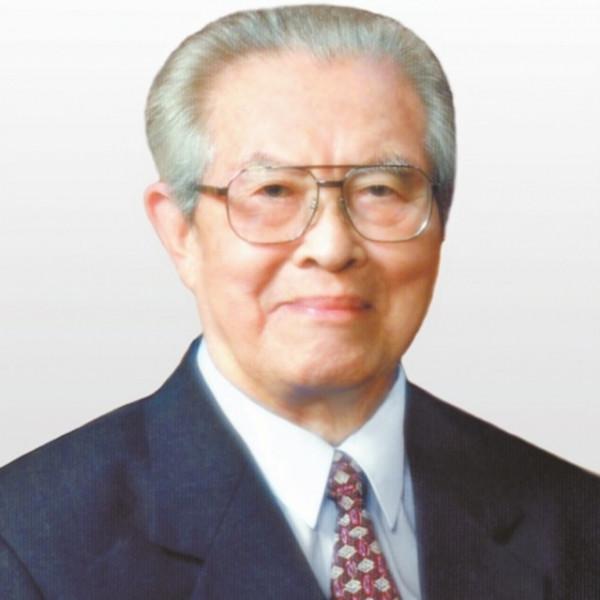 小平訪日：外相登機迎接，天皇間接道歉，日本驚呼“矮個子巨人”