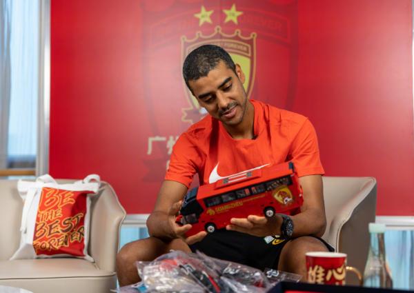 廣州隊財政危機嚴重或將退出中超!淪為球員超市 廣州隊財政危機嚴重或將退出中超!淪為球員超市