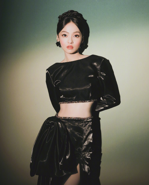 雙十一晚會:易烊千璽像猴、周冬雨性感失敗,金晨唐裝一舞太驚豔 雙十一晚會:易烊千璽像猴、周冬雨性感失敗,金晨唐裝一舞太驚豔