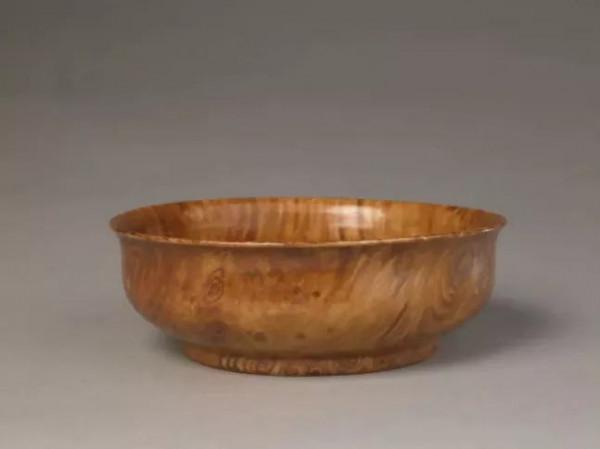 瓷器家族中的“偽裝者”,何以深得乾隆爺喜愛? 瓷器家族中的“偽裝者”,何以深得乾隆爺喜愛?