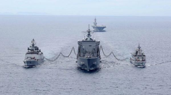 美日澳印聯合演習，出動航母是要假戲真做？俄軍在日本海同時軍演