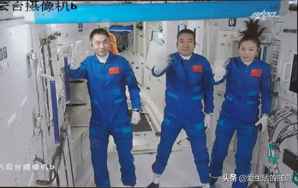 航天員在太空生活半年就得消耗100個游泳池氧氣,怎麼解決很簡單 航天員在太空生活半年就得消耗100個游泳池氧氣,怎麼解決很簡單