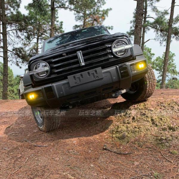 原廠輪轂效果太單一 坦克300改裝輪轂輪胎效果