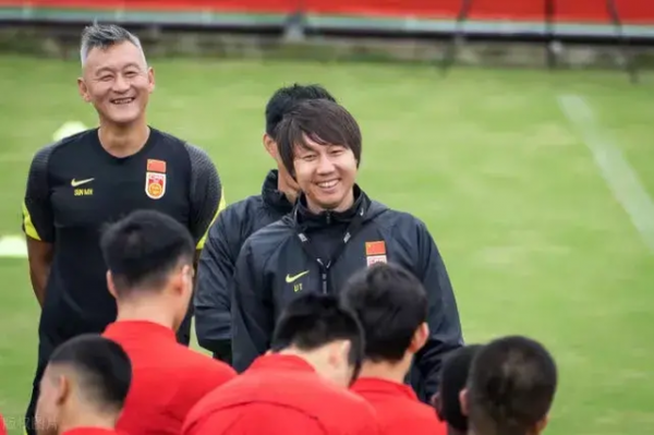 中國足球傳來好訊息!12強賽對手遭雙重打擊,李鐵衝擊首勝有戲了 中國足球傳來好訊息!12強賽對手遭雙重打擊,李鐵衝擊首勝有戲了
