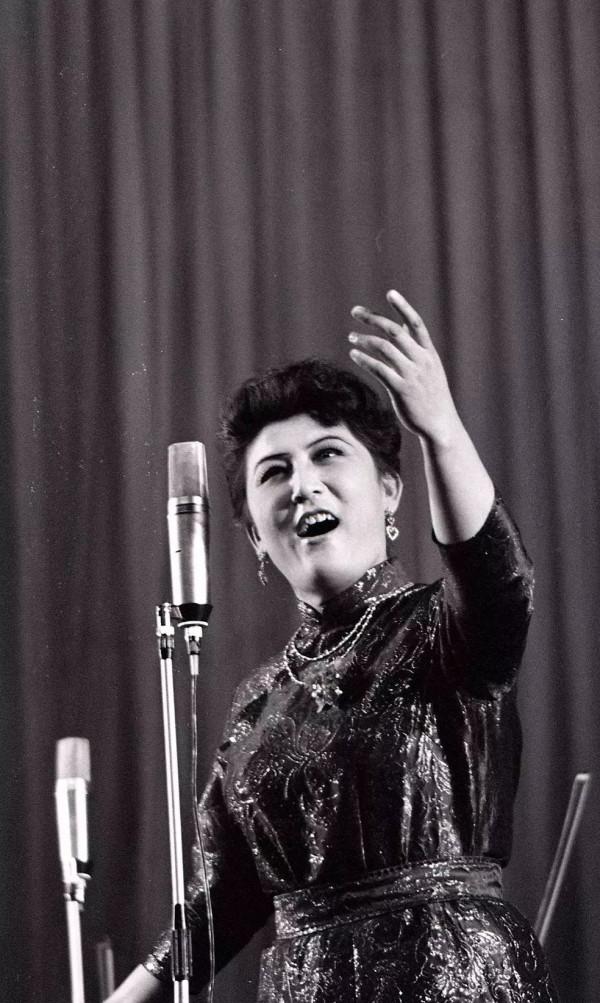 德德瑪之子馬克塔勒：心疼腦溢血偏癱的母親，像愛媽媽一樣愛繼父