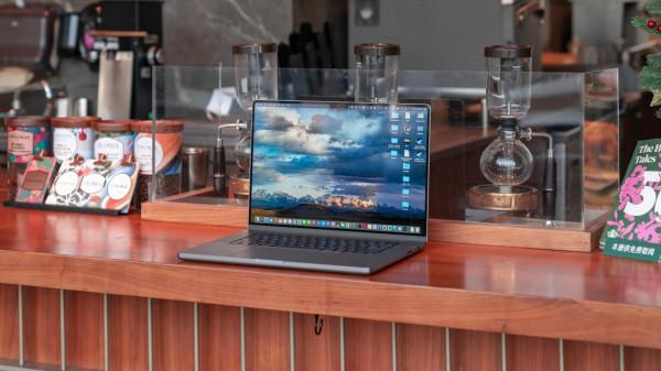 MacBook Pro 2021 有哪些好看實用的數碼配件，我來告訴你