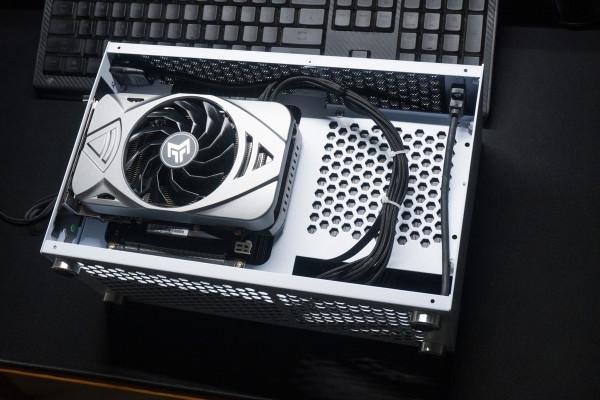 ITX獨顯PR神機，滿載僅40分貝，影馳RTX3060短卡秀起來