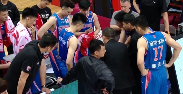 胡明軒徐傑合砍60分，李泓翰領銜5人得分上雙，廣東男籃險勝四川