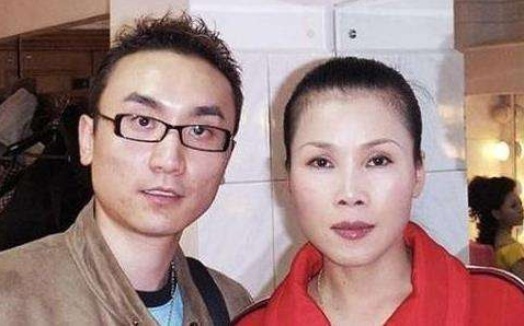 田震:我一生正直,摔話筒揭“潛規則”,和那英鬧掰,但我不後悔 田震:我一生正直,摔話筒揭“潛規則”,和那英鬧掰,但我不後悔