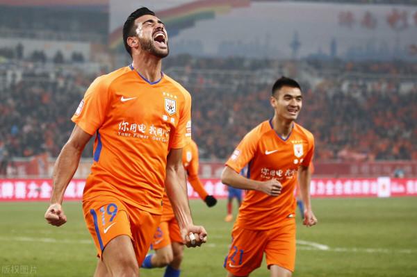 假如沒有外援，那麼，魯能與上港哪個強？問題出在青訓上