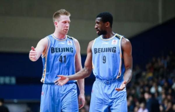 北京首鋼功臣遭遇重傷!確定賽季報銷 或就此退役 北京首鋼功臣遭遇重傷!確定賽季報銷 或就此退役