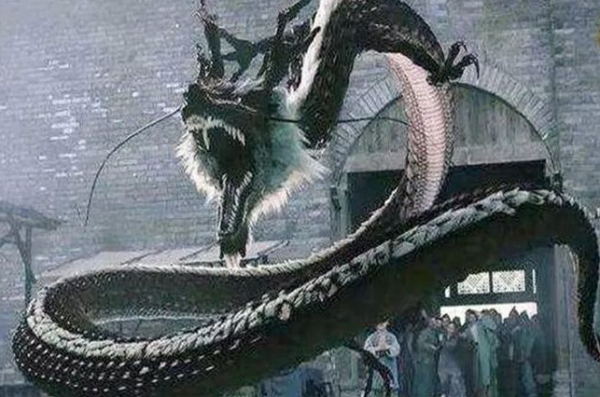 真實生活中，是否有&OpenCurlyDoubleQuote;龍&rdquo;存在？東北一位老人拿出了5塊&OpenCurlyDoubleQuote;龍骨&rdquo;