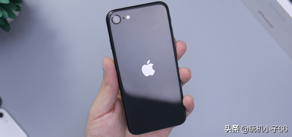 瘋狂的建議：iPhone SE2降價到1500元，你覺得可能嗎？