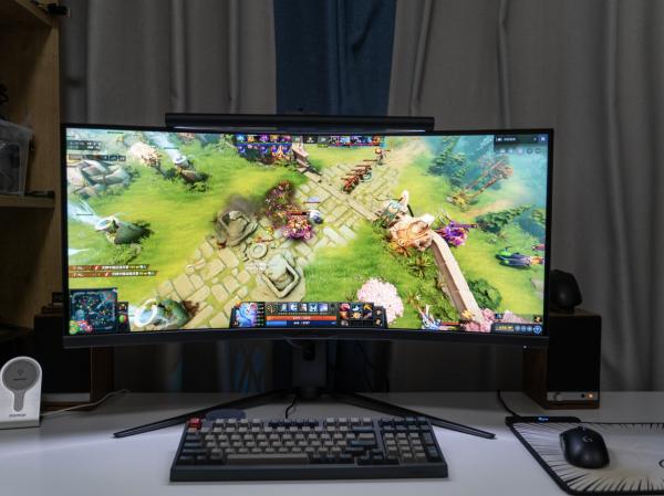 你看我的物理外掛又大又圓，微星月神MPG 343CQR顯示器測評