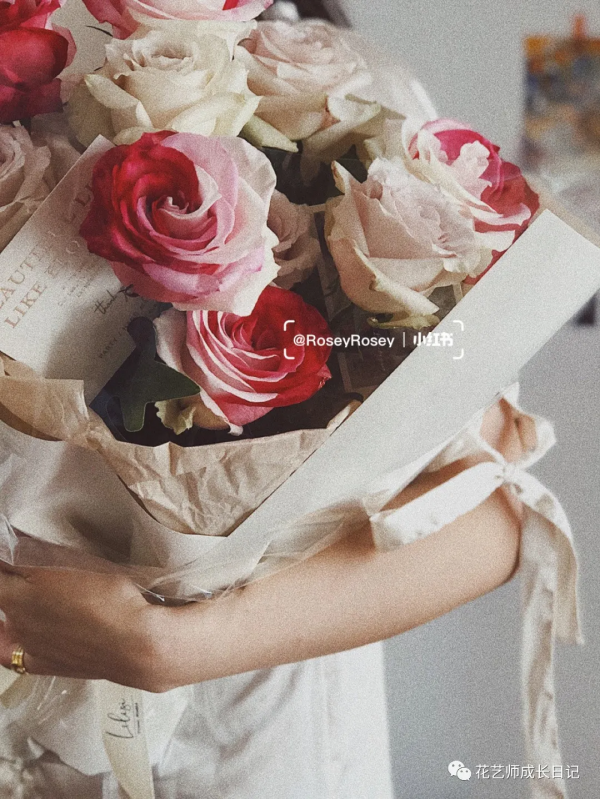 100朵玫瑰vol.26 | 炙熱玫瑰，經典的紅白玫瑰，是浪漫的開始
