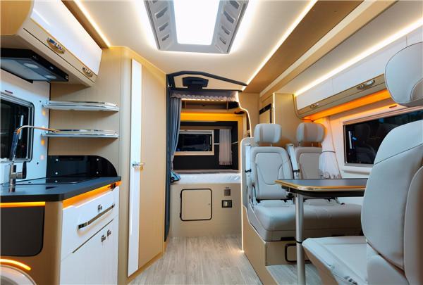 2021款鉑馳帕亞尼進口依維柯房車，4.5T底盤義大利原裝進口