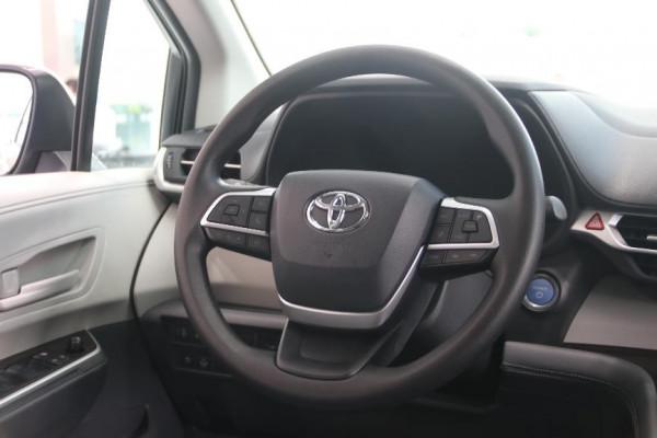 【到店實拍】外形激進，空間優秀，全系2.5L混動，豐田賽那實拍