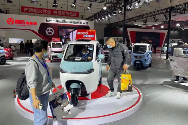 三輪車新品類“框塑車”火了,帶來四大新變化,篷車行業格局改變 三輪車新品類“框塑車”火了,帶來四大新變化,篷車行業格局改變