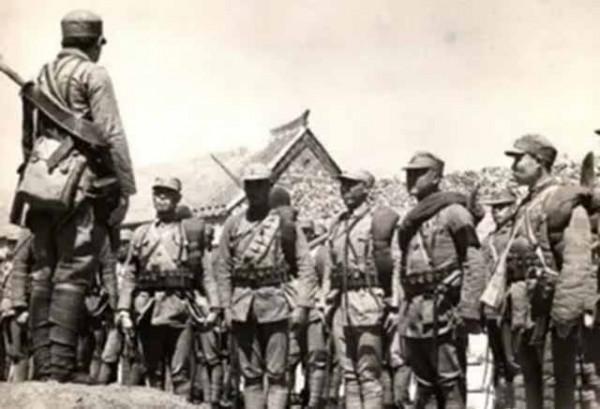 1943年,八路軍餓著肚子被日偽追了一晝夜,碰到一夥鬼子做飯 1943年,八路軍餓著肚子被日偽追了一晝夜,碰到一夥鬼子做飯