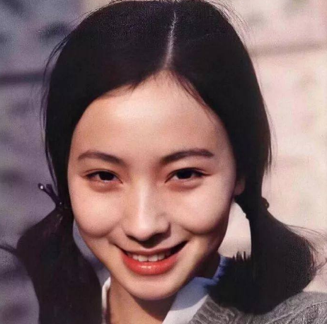 演員陶虹：眼看著老公跟人傳緋聞，她的抉擇讓人又氣又不解