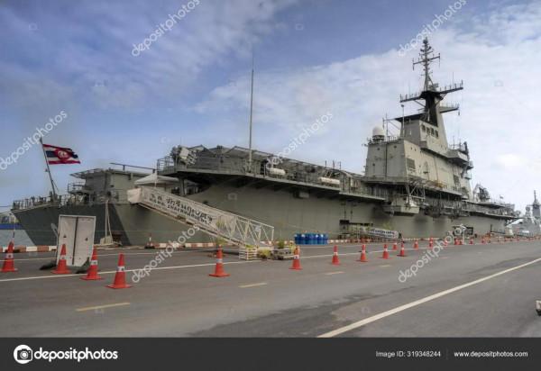 &OpenCurlyDoubleQuote;差克里&CenterDot;納呂貝特&rdquo;號航空母艦圖集（70圖）