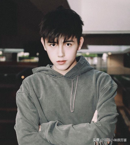 單眼皮歪嘴還有齙牙,五官不端正卻依舊絕美的明星,只服這7位 單眼皮歪嘴還有齙牙,五官不端正卻依舊絕美的明星,只服這7位