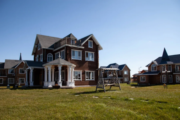 帝國邊陲的僻靜處，只有戌邊的戰士