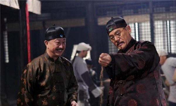 皇帝口中所說“賞萬兩黃金”,真的那麼闊綽嗎?其實並不值錢 皇帝口中所說“賞萬兩黃金”,真的那麼闊綽嗎?其實並不值錢