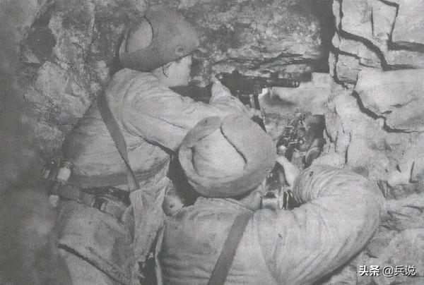 志願軍新兵炫耀槍法,老炊事員忍不住:就這水平?我來 志願軍新兵炫耀槍法,老炊事員忍不住:就這水平?我來